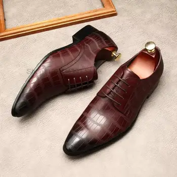 גברים של מותג יוקרה נעלי אופנה Brogue רשמי שחור יין אדום תחרה חתונה המשרד שמלת עור אמיתי נעלי אוקספורד לאדם.